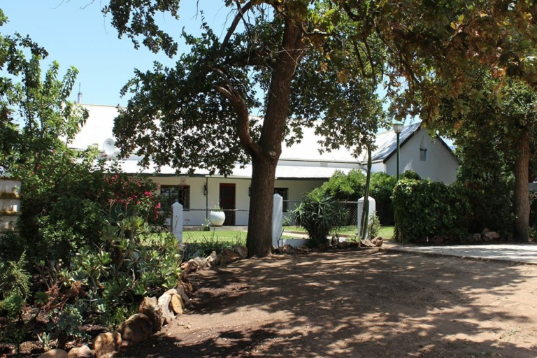 3 Rooikraal Gaste Huis Ingang 3 1 768x512